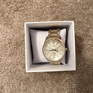Women’s gold fossil watch!